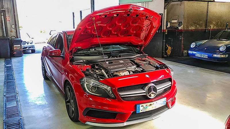 Mercedes A45 AMG