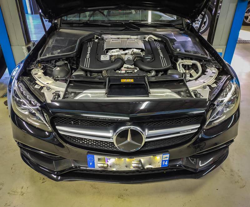 Mercedes C63 AMG coupé - 8
